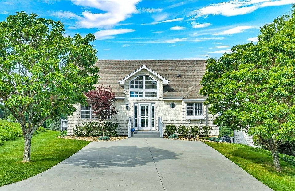 1st image of 23 Mitchell River Court