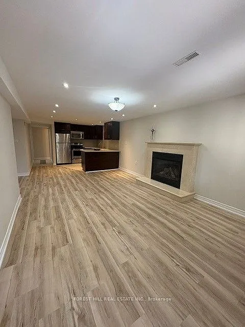 87 Newport Sq #BASEMENT