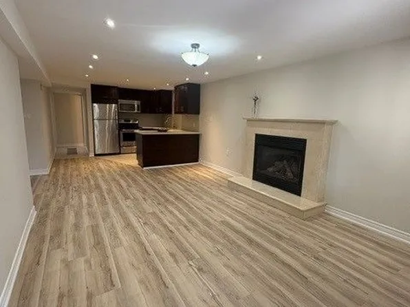 87 Newport Sq #Basement, Vaughan, ON L4J 7N3