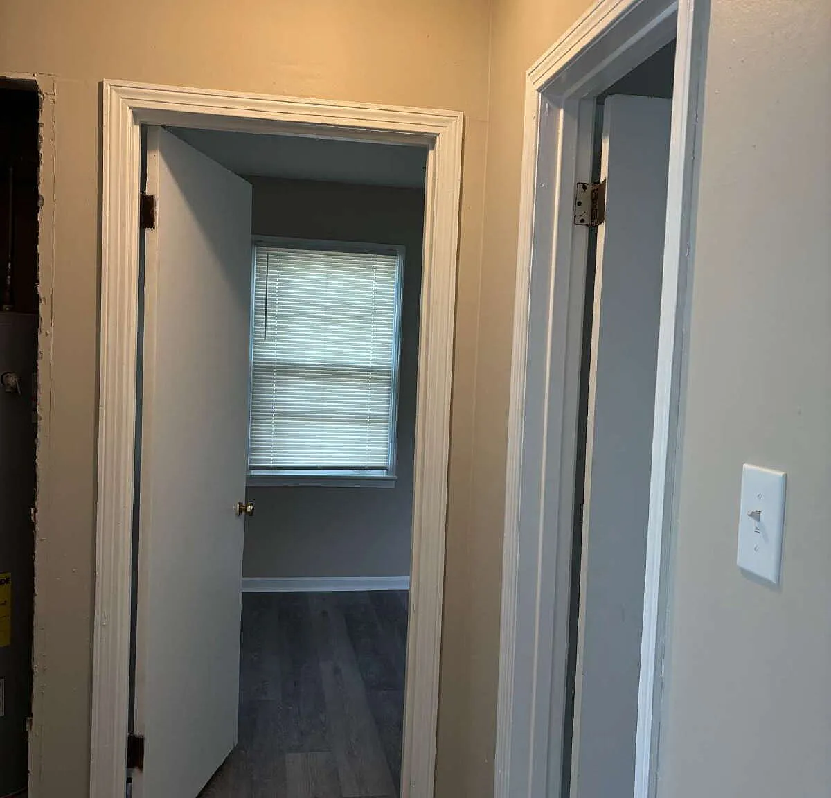 3 bed, 1.0 bath, 966 sqft, $1,300 — Photo 3