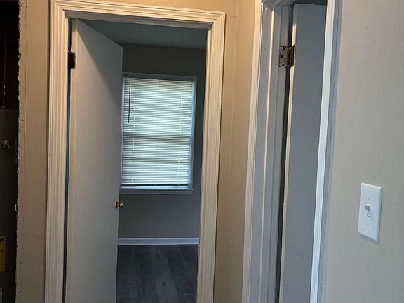 3rd image of 1396 Winfield Ave