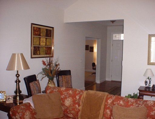5th image of 132 Tuhdegwa Way