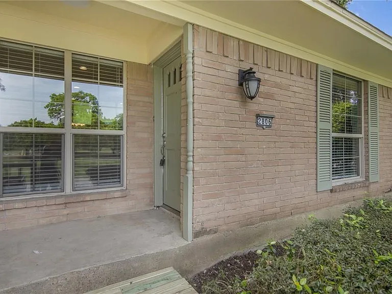 2808 Golfing Green Dr — Photo 25