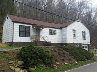 353 E Grafton Rd, Fairmont, WV 26554
