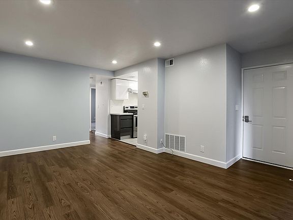 4th image of 863 W California Ave