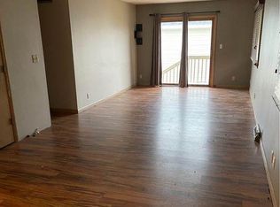 2741 E Ave Nw, Cedar Rapids, IA 52405