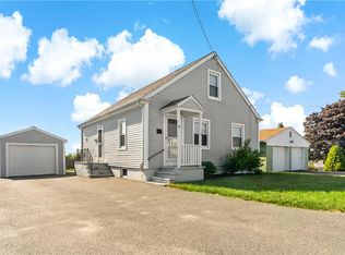 21 Blaisdell Ave, Tiverton, RI 02878