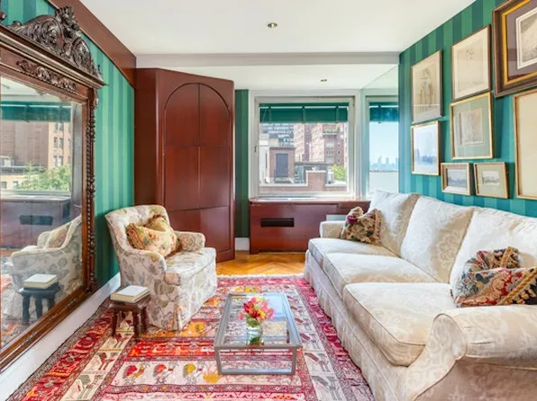 439 East 51st Street image 15 of 19