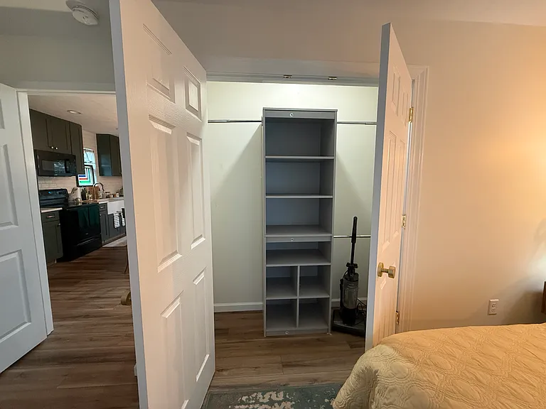 1011 E Caldwell St #B — Photo 4