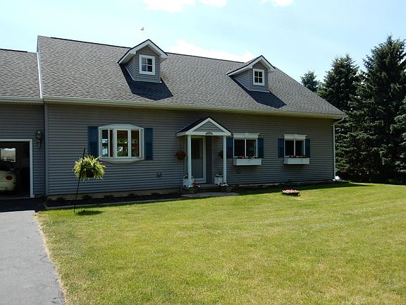 3rd image of N5703 Hillview Ln