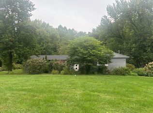 8404 Chagrin Mills Rd, Novelty, OH 44072