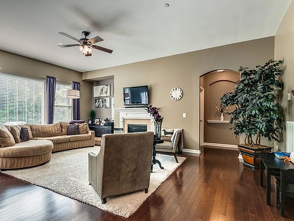 4th image of 8333 Parkfield Dr