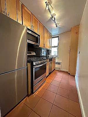 5th image of 245 E 19th St APT 9N