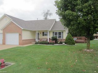 7815 E Ridge Dr, Almont, MI 48003