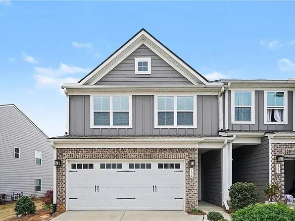 136 Salt Lake Ln, Hoschton, GA 30548