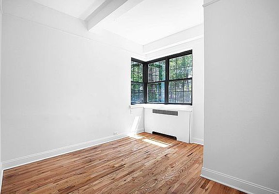 4th image of 245 E 11th St APT 1C