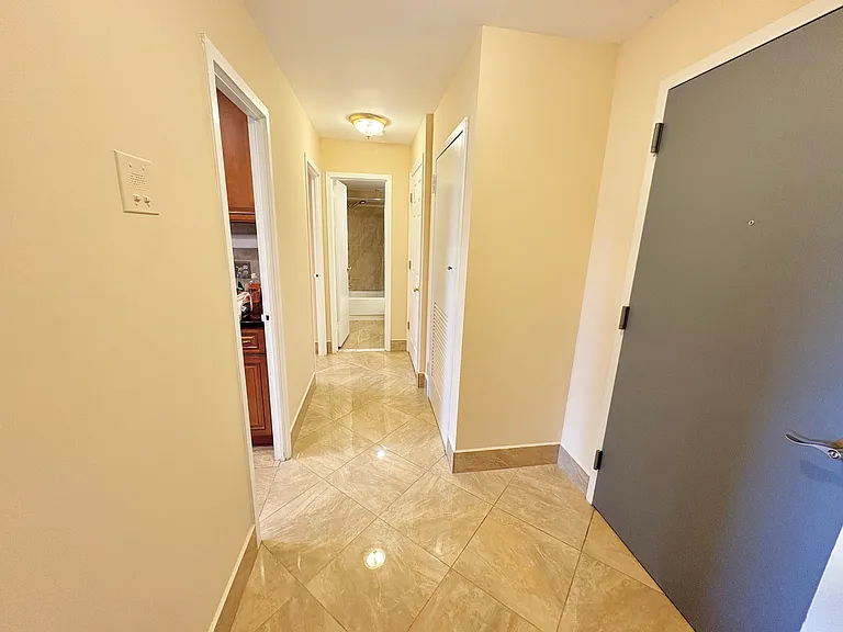 3101 S Manchester St #806 — Photo 10