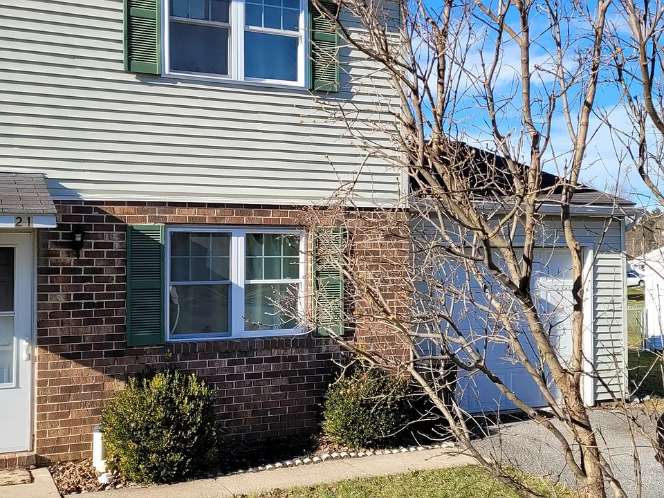 21 Walnut Mill Ln