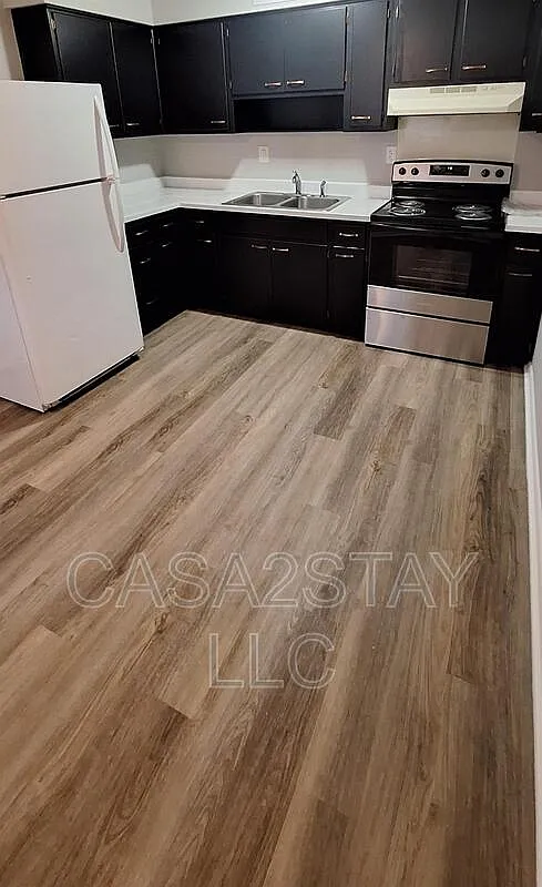 2 bed, 1.0 bath, $795 — Photo 1
