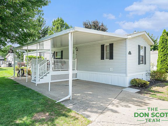 4th image of 13625 Larkspur Ln NE