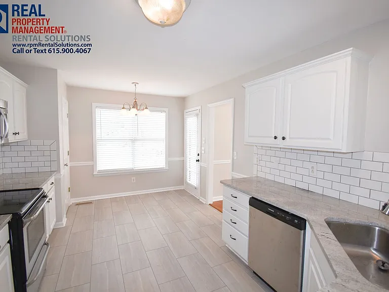 2410 Alexander Blvd — Photo 8