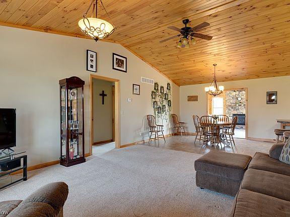 3rd image of 2334 Deer Creek Cir