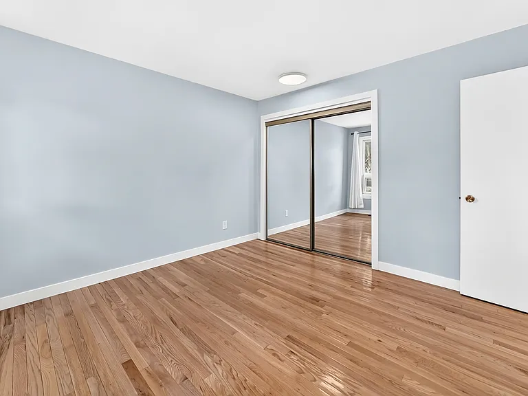 64 Riverton Ave — Photo 10