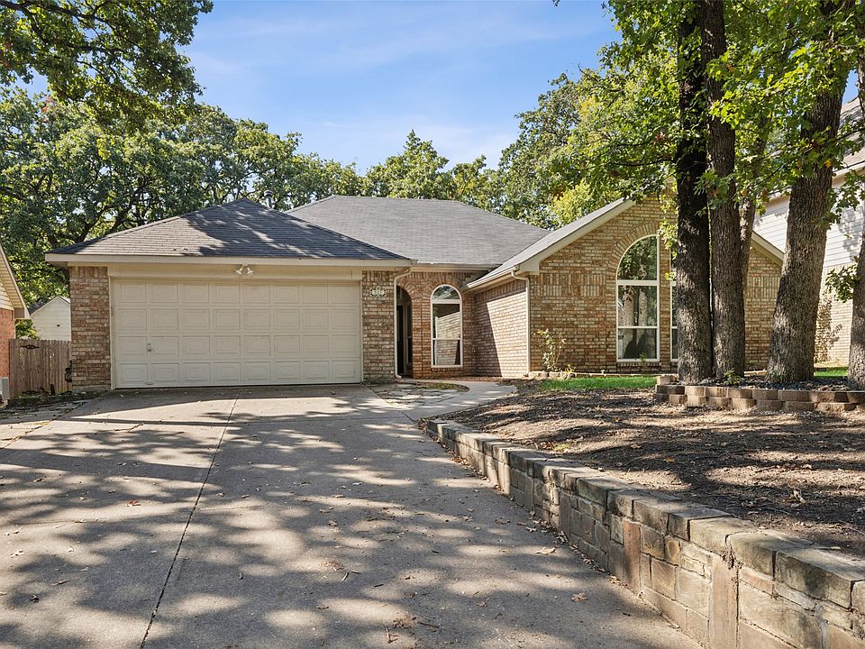 1st image of 527 Woodhill Ct