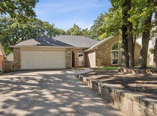527 Woodhill Ct, Grapevine, TX 76051