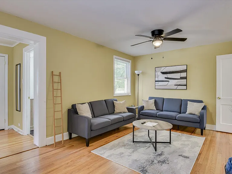1803 Heath St — Photo 8