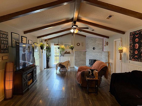 3rd image of 315 Clifton Dr
