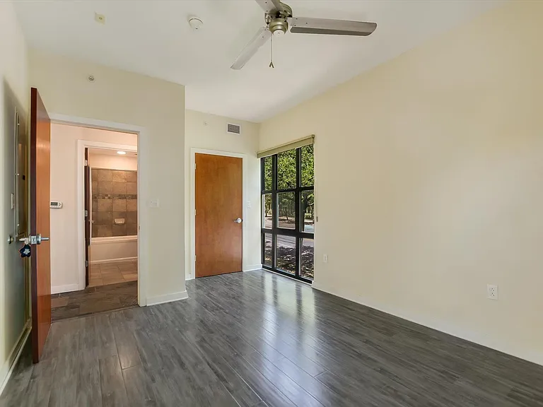1812 West Ave #100 — Photo 7