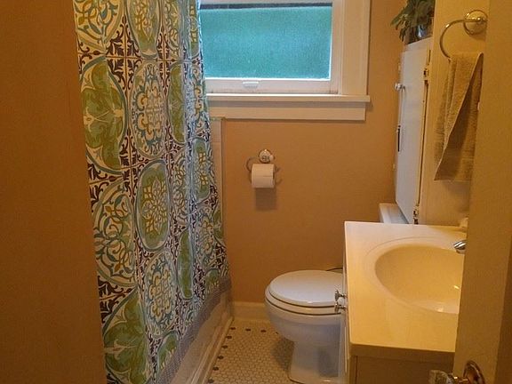 5th image of 619 NW 87th St
