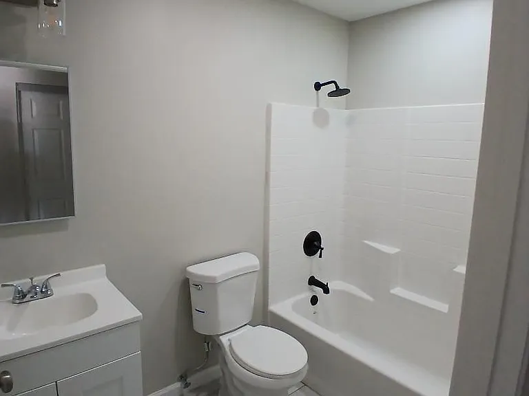 172 W Alamo St — Photo 10