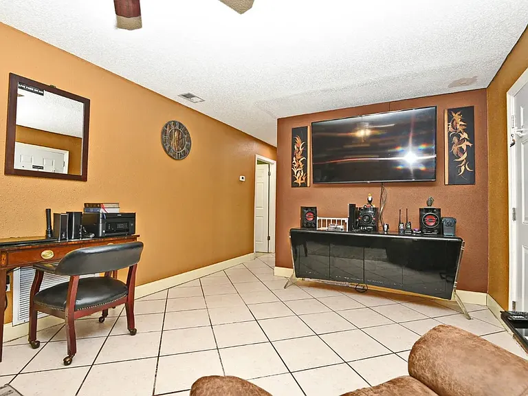 530 Bern Ct — Photo 20
