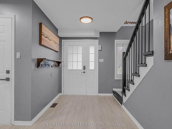2nd image of 572 Simon St