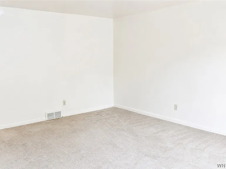 140 Ayrault Dr #RIGHT — Photo 7