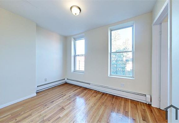 3rd image of 106 Rockaway Pkwy