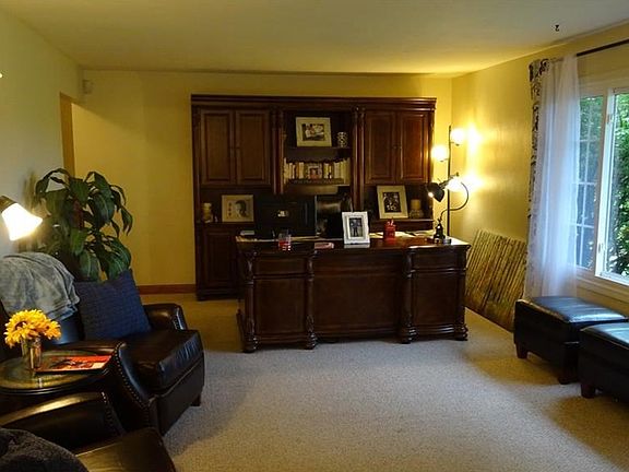 4th image of 2637 Redfern Dr