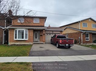 4 Ashurst Cres, Brampton, ON L6V 3N8