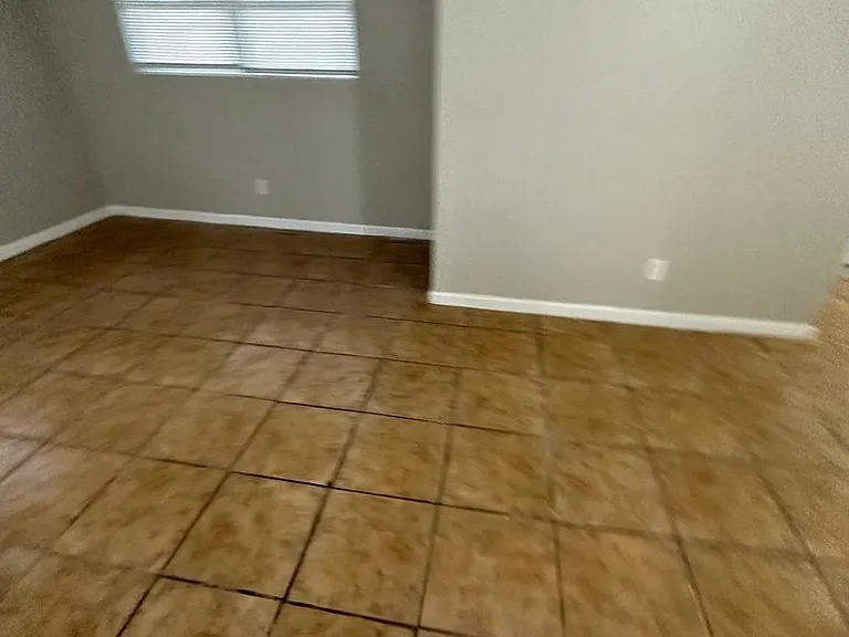 2851 Sophia St — Photo 26