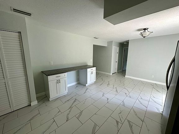 5th image of 873 Nixon Ln