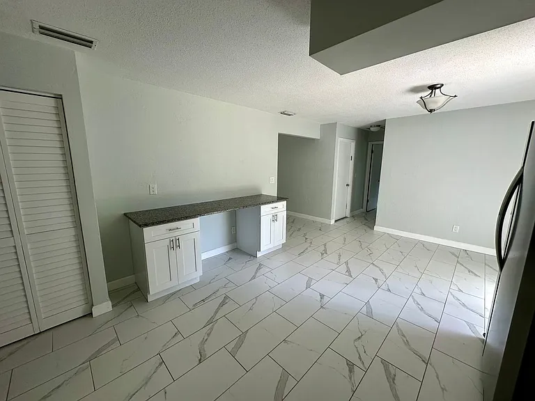 873 Nixon Ln — Photo 5