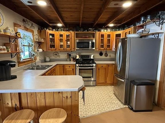 3rd image of 9 Lakeside Rd