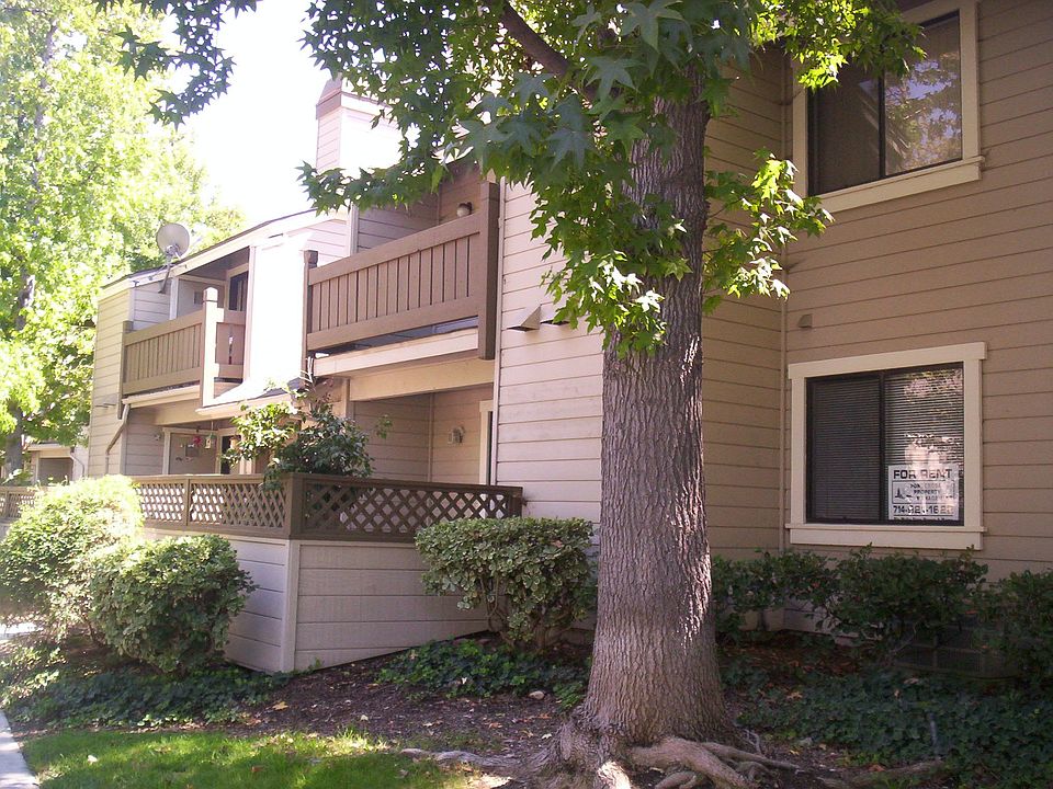2nd image of 19057 Grandview Ave #212