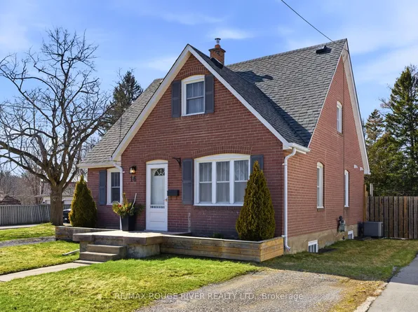 16 Margaret St, Pt Hope, ON L1A 1Y3