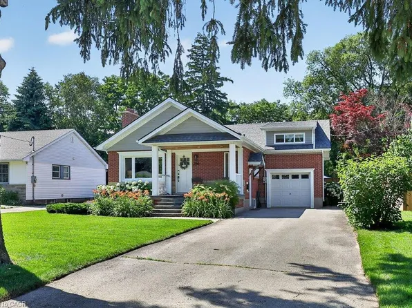 396 Pepper Dr, Burlington, ON L7R 3C9
