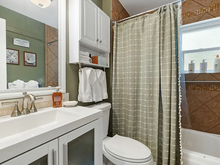 W Canyon Dr — Photo 25