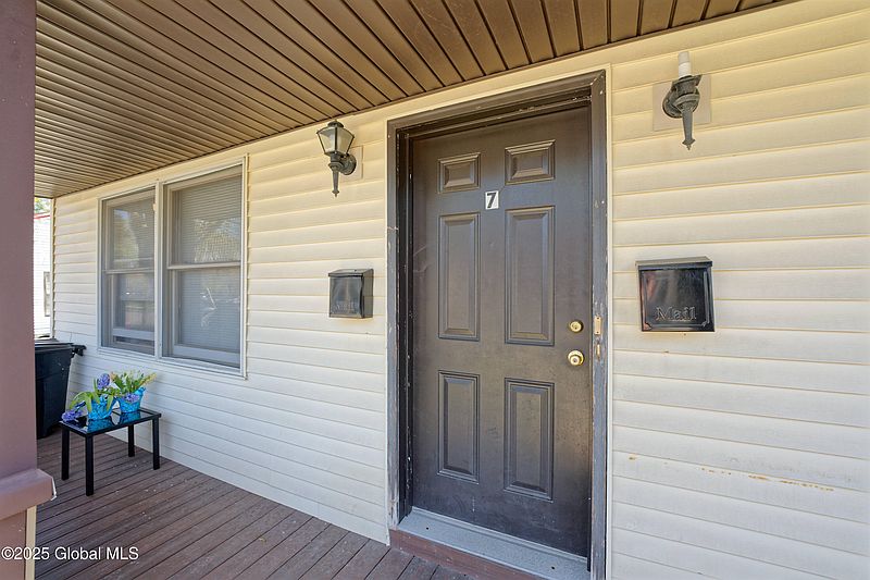 4th image of 7 Bohl Avenue