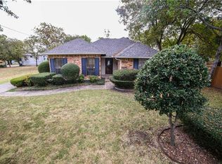 705 E Crockett St, Ennis, TX 75119